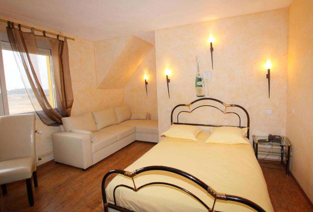 Hotel Restaurant Champ Alsace Агено Номер фото